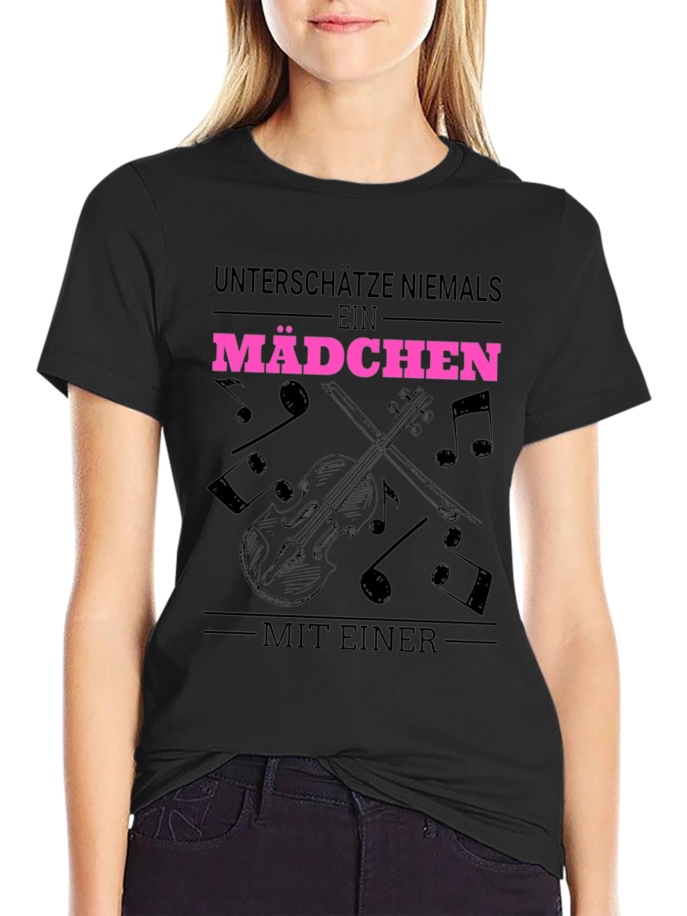Unterschätze Niemals Ein Mädchen T-Shirt