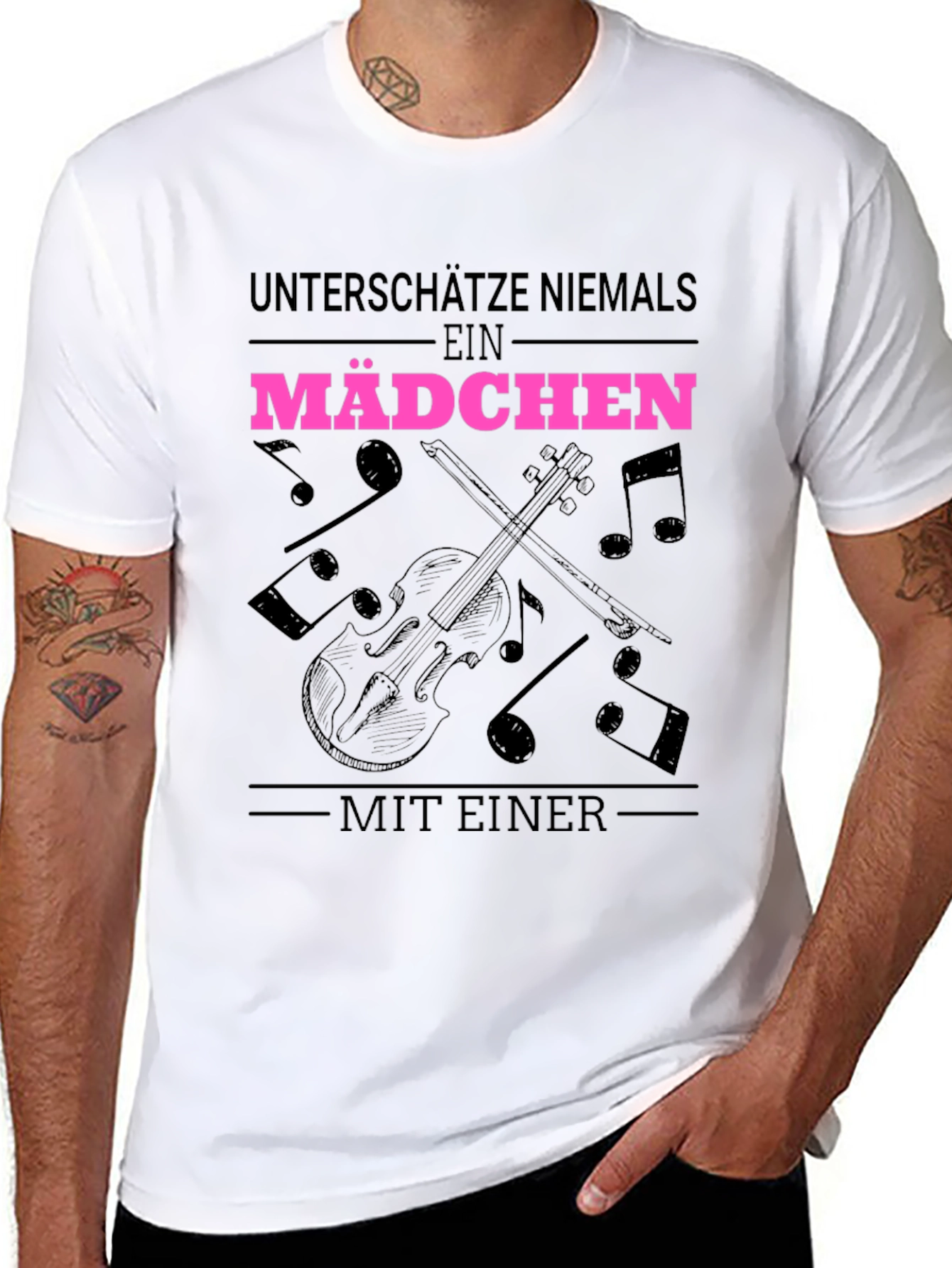 Unterschätze Niemals Ein Mädchen T-Shirt